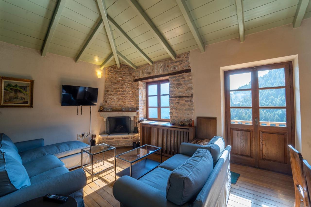 Villa Korfes-Κορφές Τριώροφη Βίλα Για Οικογένειες Και Παρέες Karpenisi Bagian luar foto