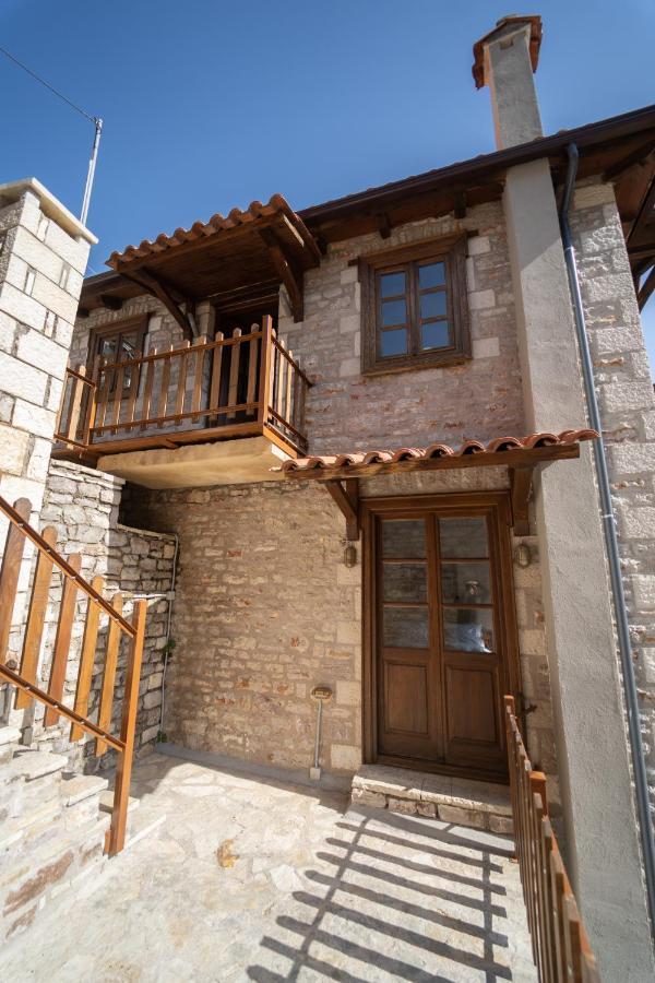 Villa Korfes-Κορφές Τριώροφη Βίλα Για Οικογένειες Και Παρέες Karpenisi Bagian luar foto